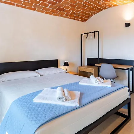 Boemia 10, Emma Villa *