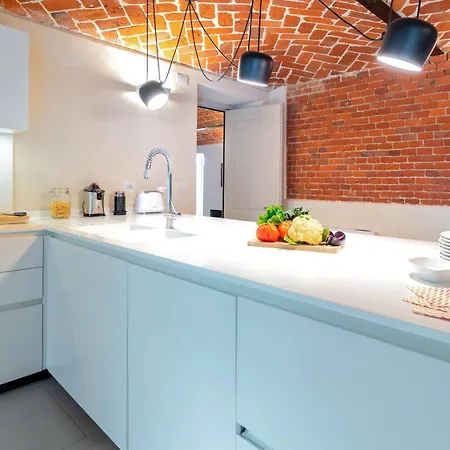 Boemia 10, Emma Villa