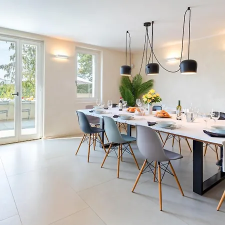 Villa Boemia 10, Emma *