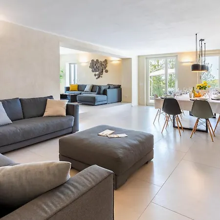 Boemia 10, Emma Villa *