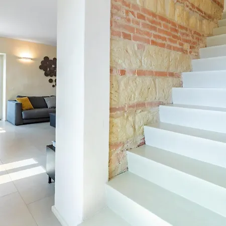 Boemia 10, Emma * İskenderiye