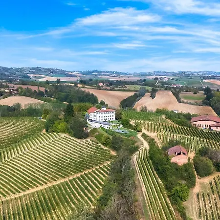 Villa Boemia 10, Emma *